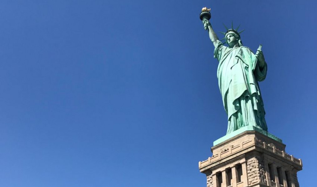 Featured image of post Fotos Da Estátua Da Liberdade - Ela foi declarada pela unesco como patrimônio uma das mais famosas do mundo, a estátua é um ícone que simboliza a liberdade, a democracia e a esperança do povo estadunidense.